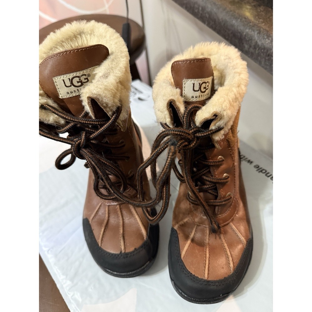 UGG Gore-Tex Adirondack Brown Event Waterproof Vibram Boots Boys Kids Size 2